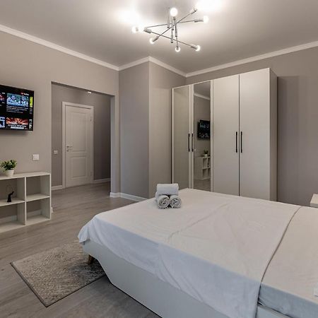 Уютная 1 Комнатная Freedom Apartamento Astana Exterior foto