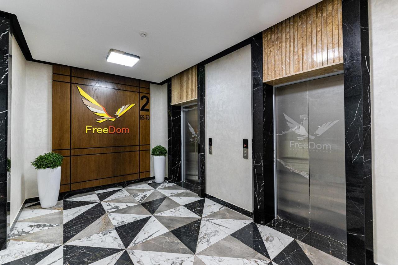 Уютная 1 Комнатная Freedom Apartamento Astana Exterior foto